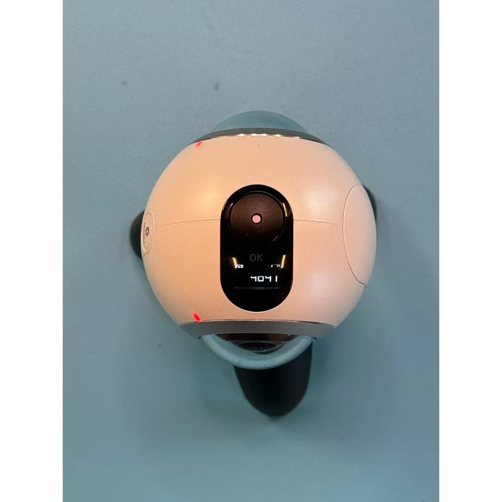 Samsung Gear 360 SM-C200 360° VR Camera Dual Lens 15MP Used w/ Tripod No microSD